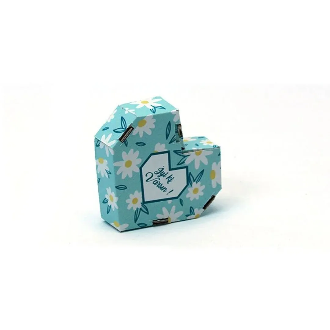 11x10,5x3 cm Kalpli Dilekli Hediye Kutusu – 1 Adet